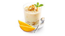 * Dessert Mango-Buttermilch-Kokos